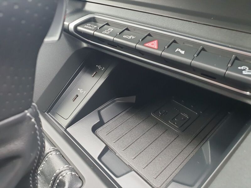 More views of Audi Q3
