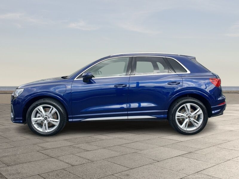 More views of Audi Q3