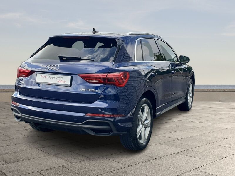 More views of Audi Q3