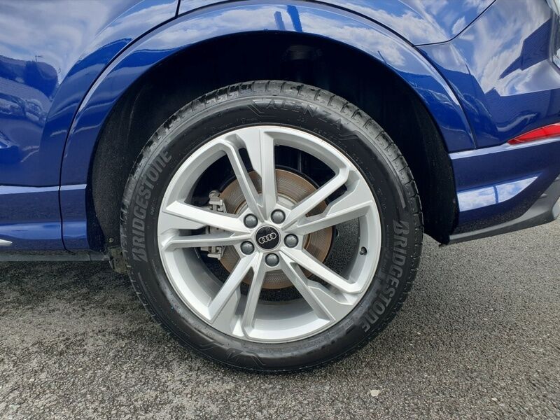 More views of Audi Q3