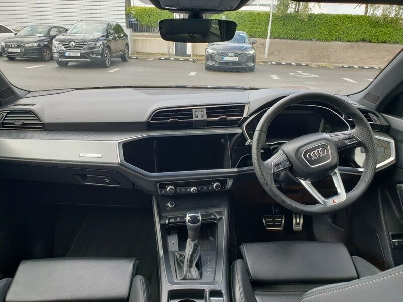More views of Audi Q3