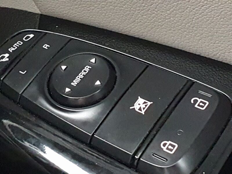 More views of Kia Sportage