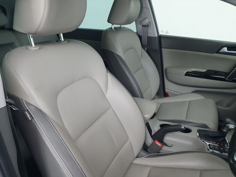 More views of Kia Sportage