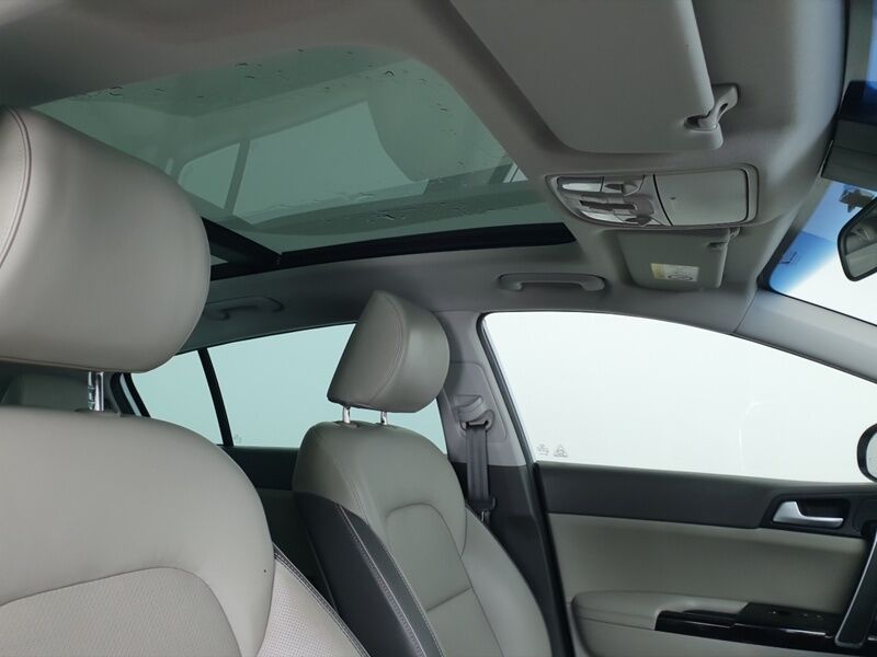 More views of Kia Sportage