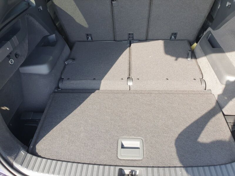 More views of Volkswagen Tayron