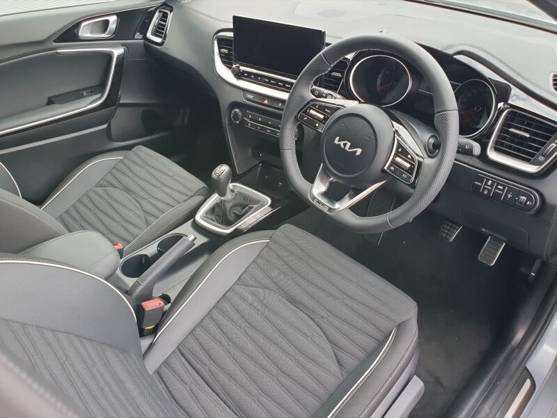 More views of Kia Ceed