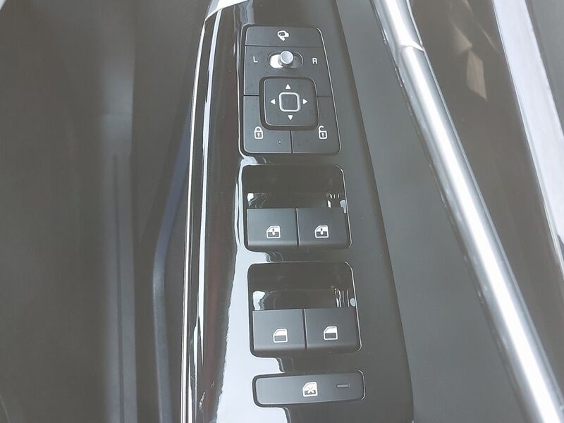 More views of Kia EV6