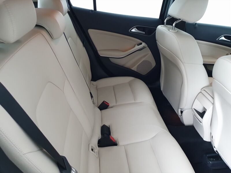 More views of Mercedes-Benz GLA
