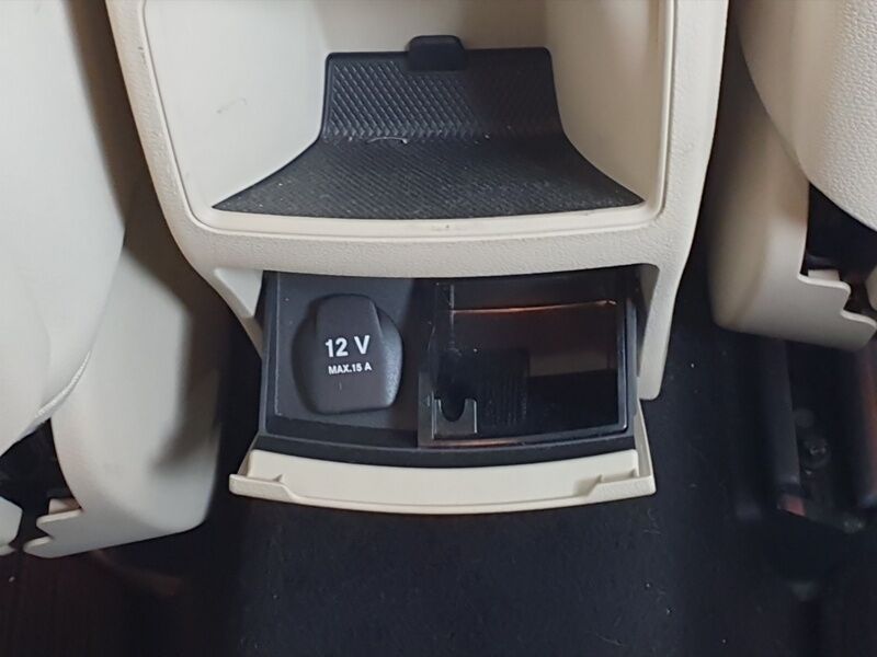 More views of Mercedes-Benz GLA