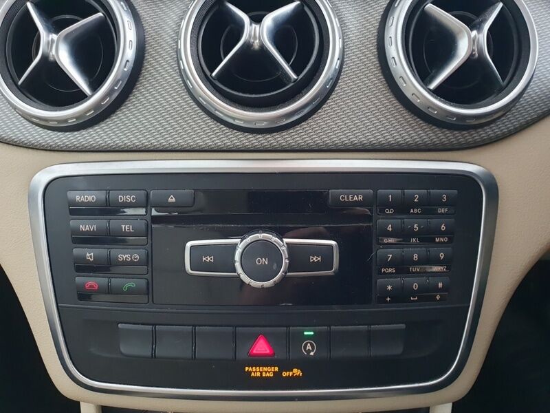More views of Mercedes-Benz GLA