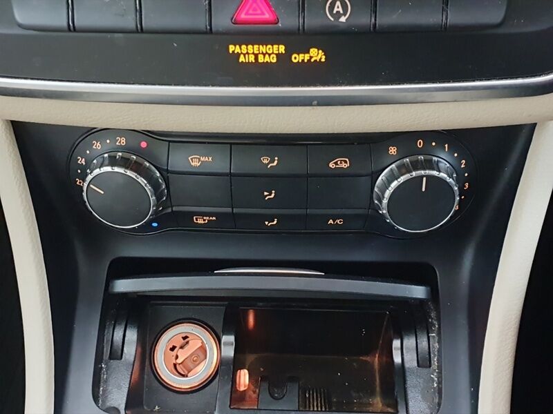 More views of Mercedes-Benz GLA
