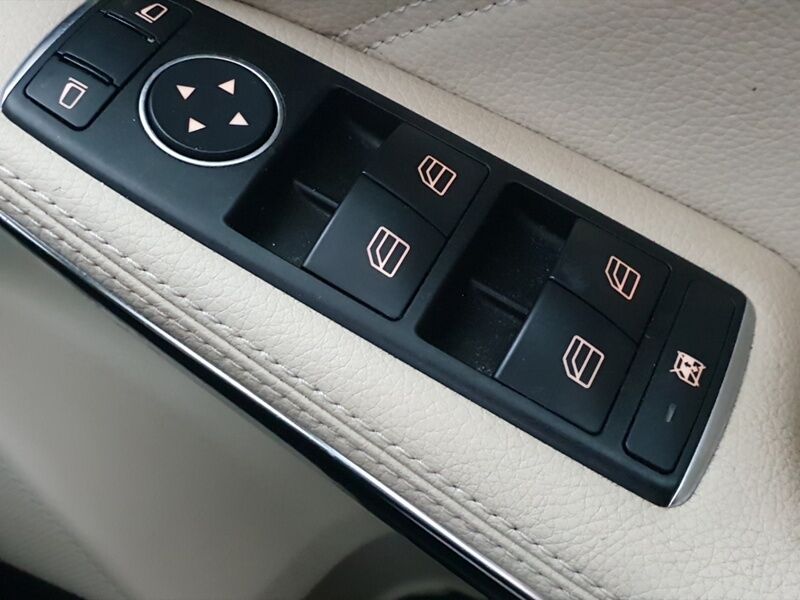 More views of Mercedes-Benz GLA
