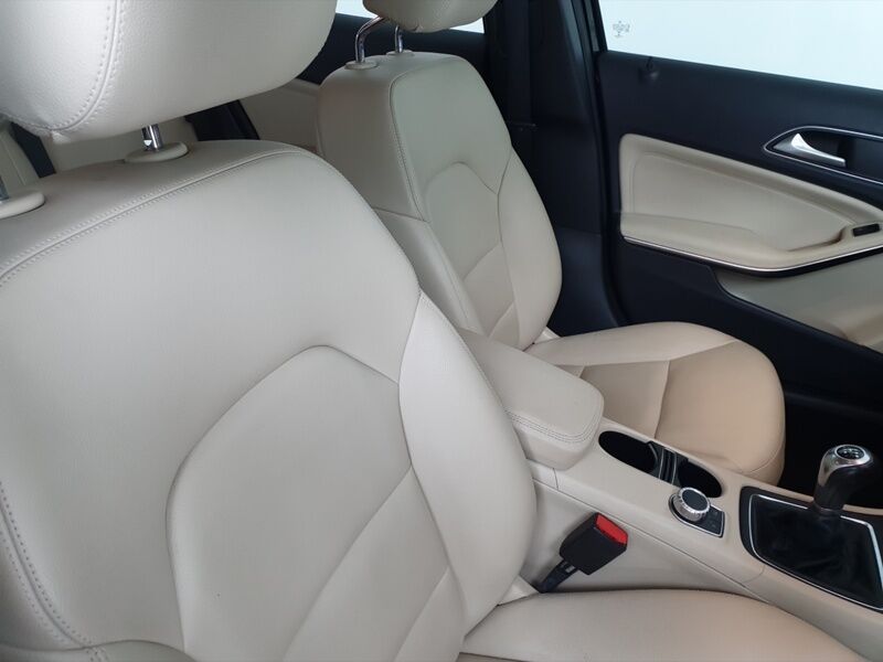 More views of Mercedes-Benz GLA