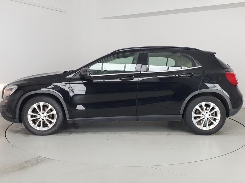 More views of Mercedes-Benz GLA