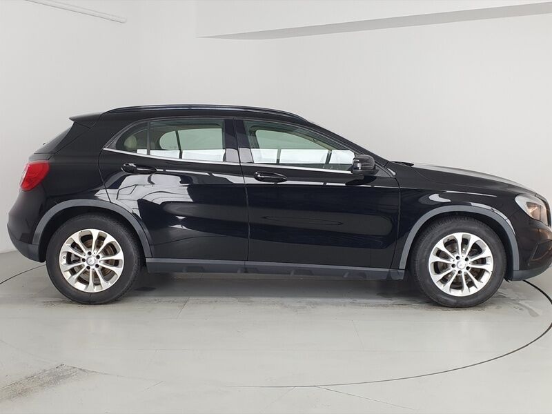 More views of Mercedes-Benz GLA