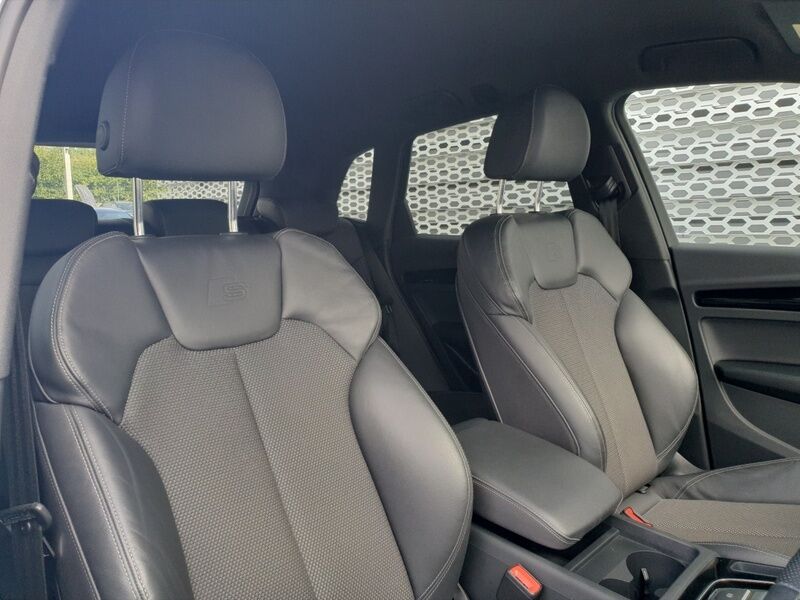 More views of Audi Q5