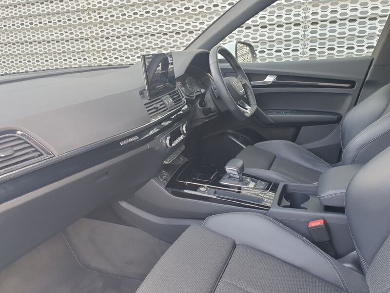 More views of Audi Q5