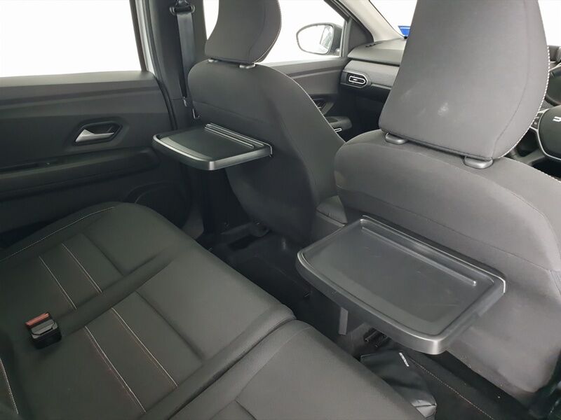More views of Dacia Jogger