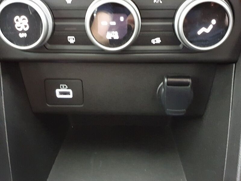 More views of Dacia Jogger