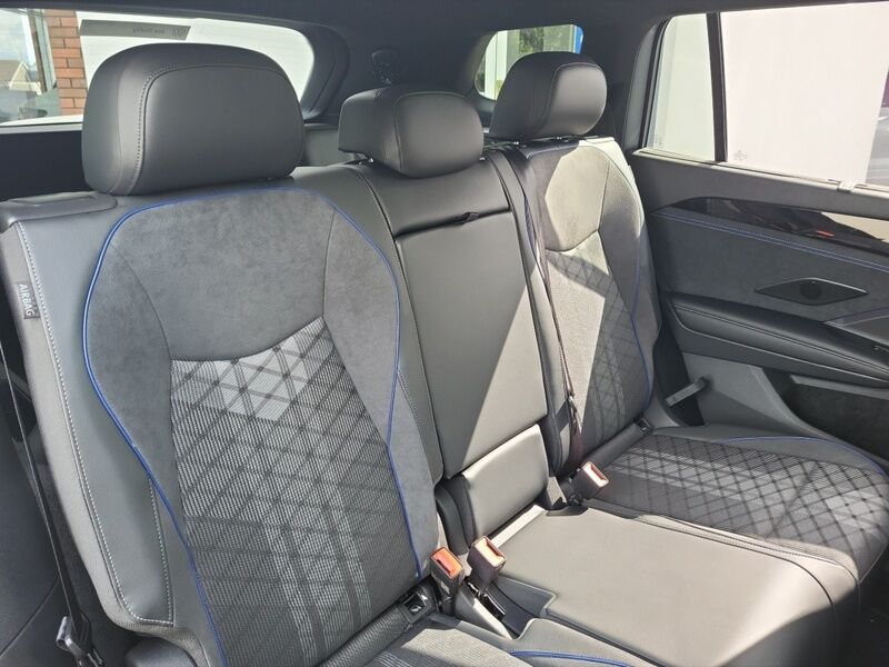More views of Volkswagen Tayron