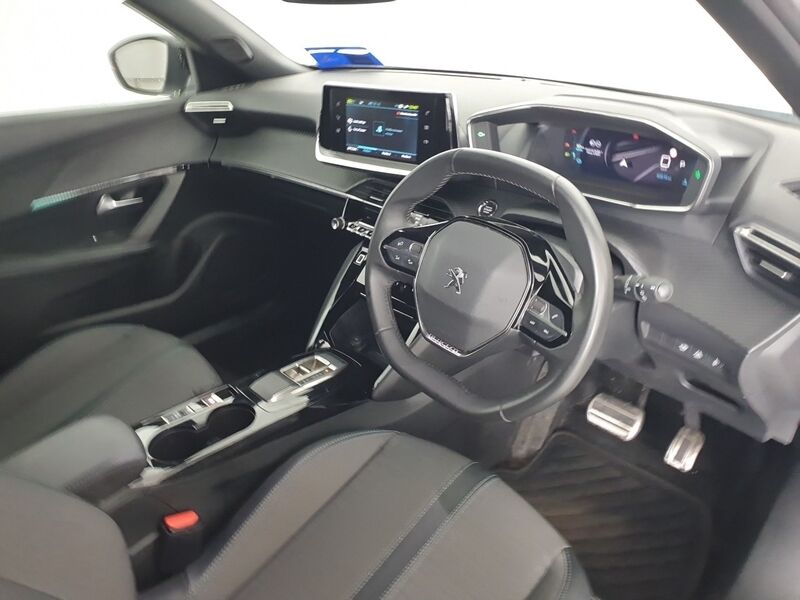 More views of Peugeot 2008