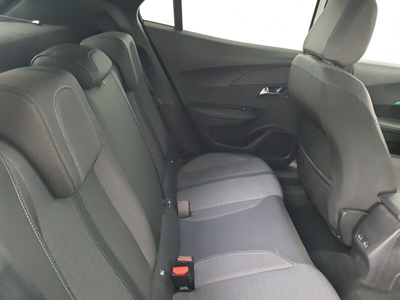 More views of Peugeot 2008