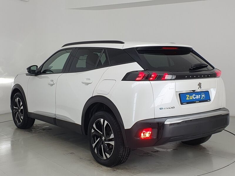 More views of Peugeot 2008