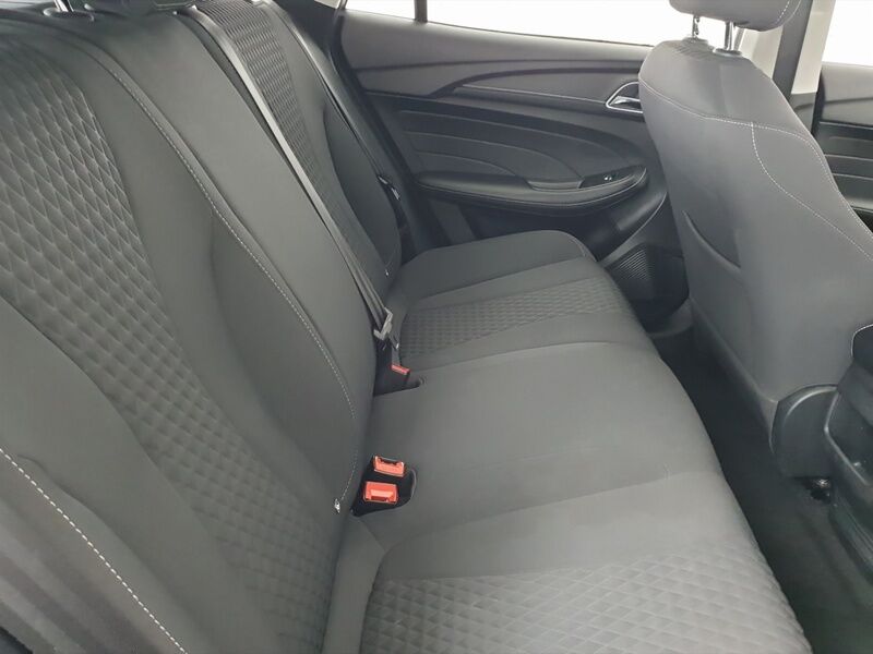 More views of MG MG5
