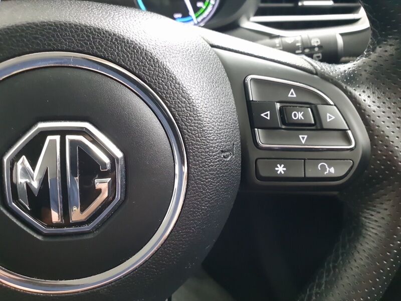 More views of MG MG5