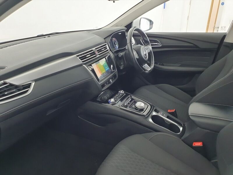 More views of MG MG5