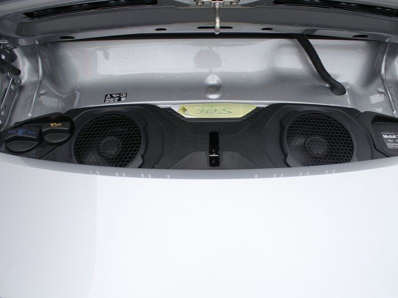 More views of Porsche 911