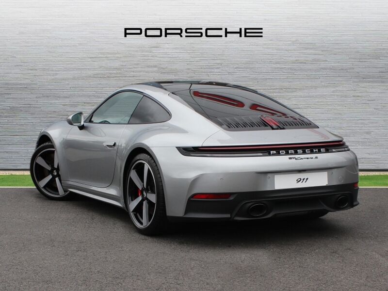 More views of Porsche 911