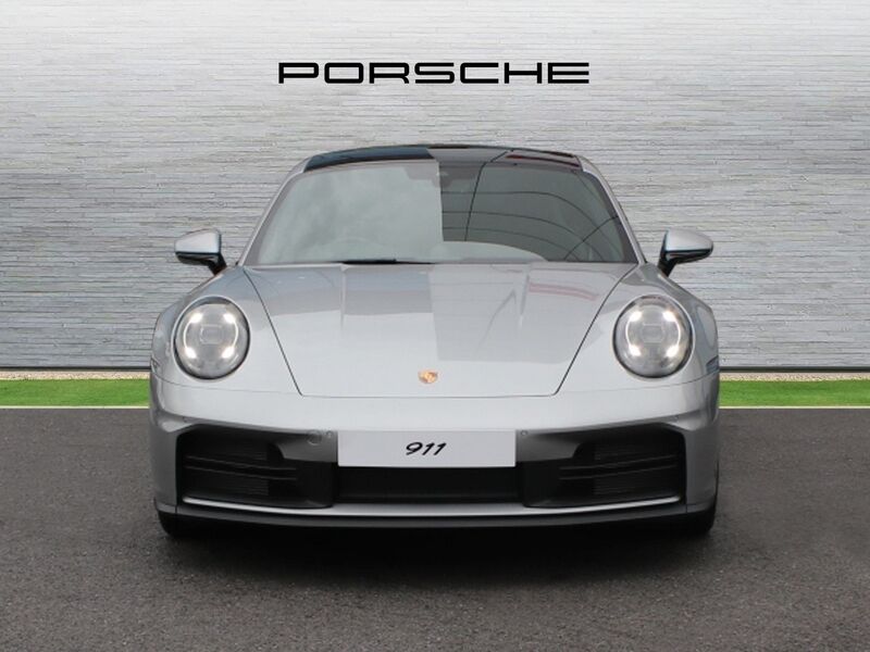 More views of Porsche 911