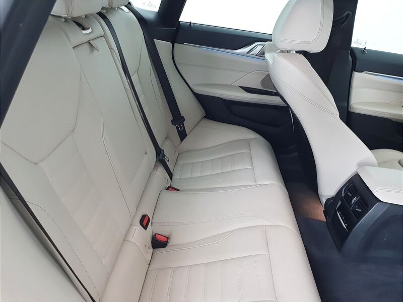More views of BMW i4