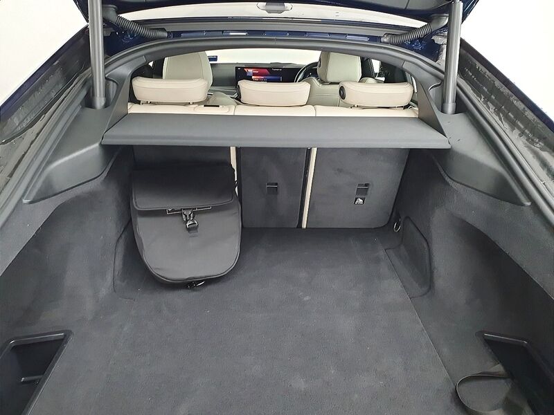 More views of BMW i4