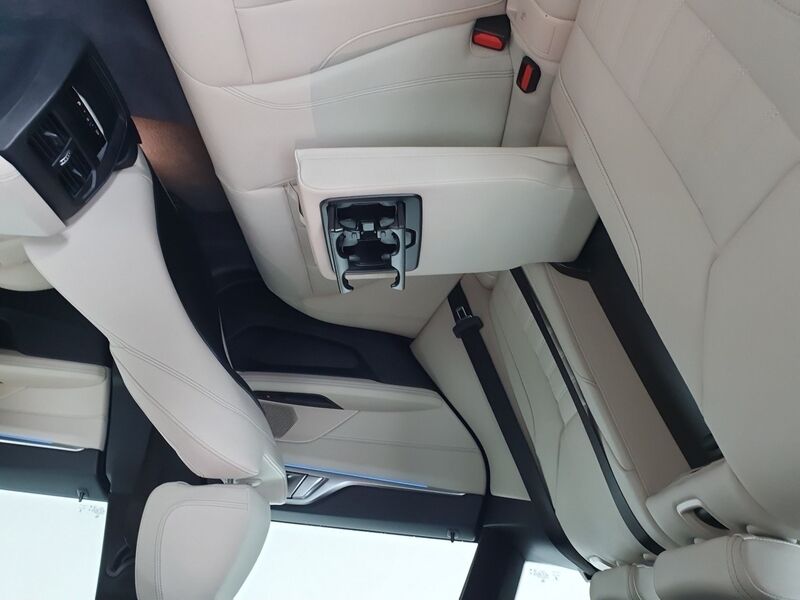 More views of BMW i4