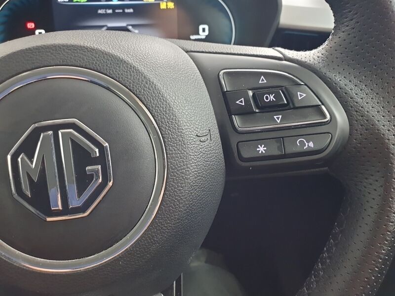More views of MG MG5