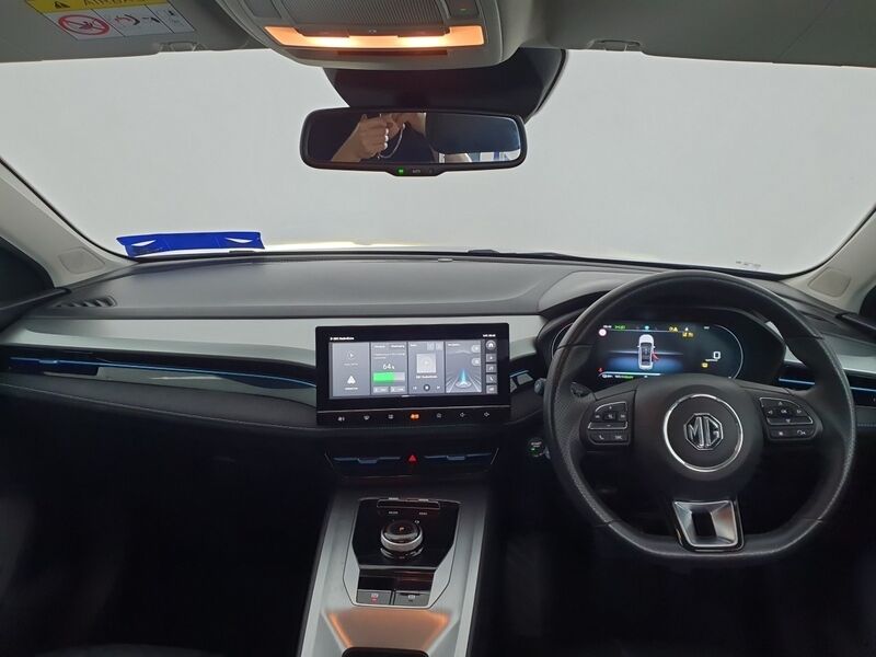 More views of MG MG5