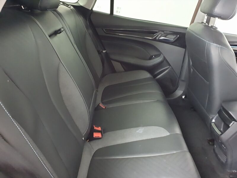 More views of MG MG5