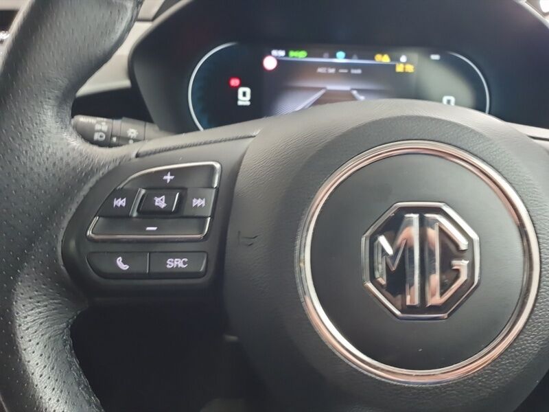 More views of MG MG5