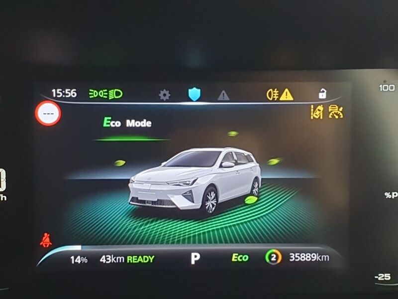 More views of MG MG5