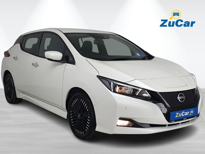 More views of Nissan Leaf