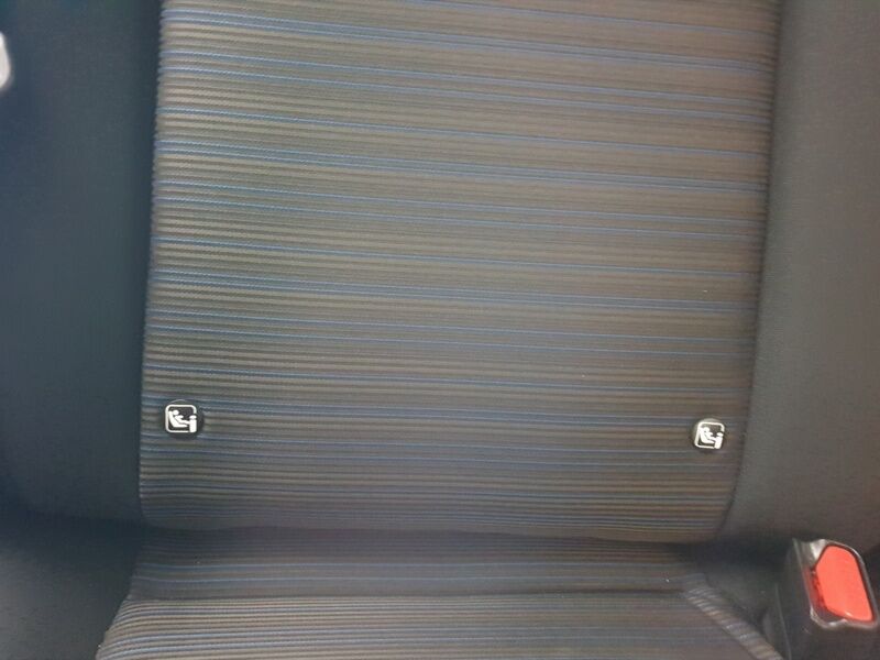 More views of Nissan Leaf