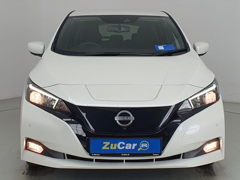 More views of Nissan Leaf