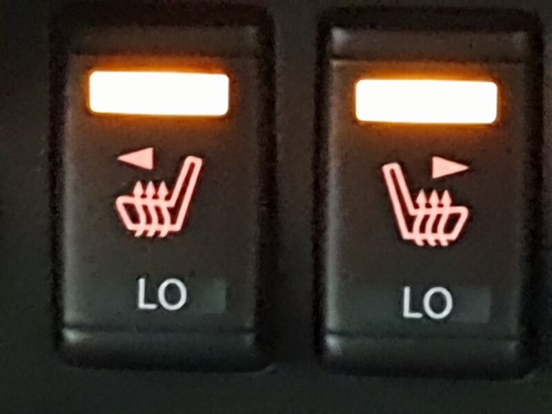 More views of Nissan Leaf