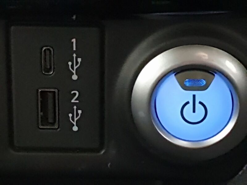 More views of Nissan Leaf