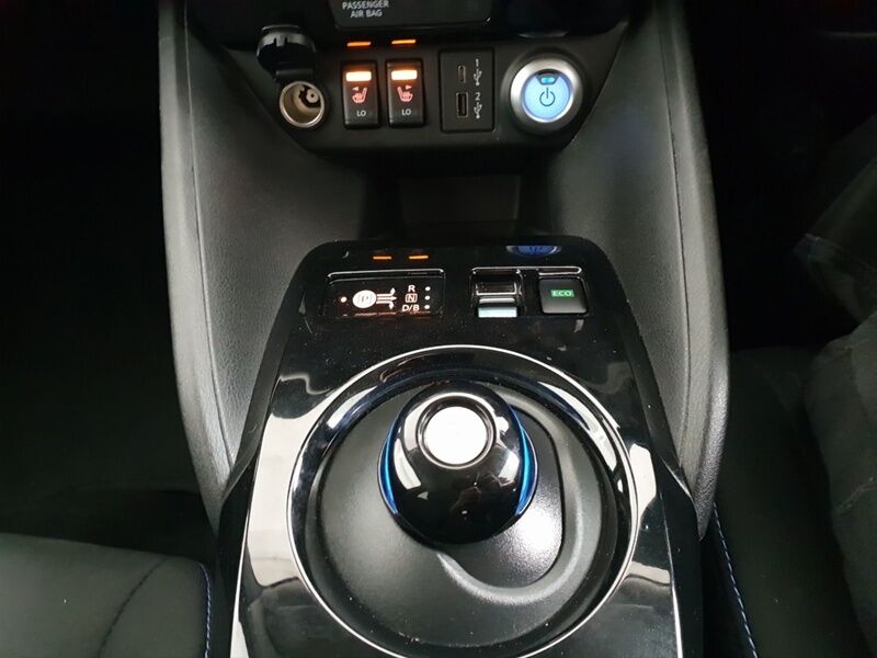More views of Nissan Leaf