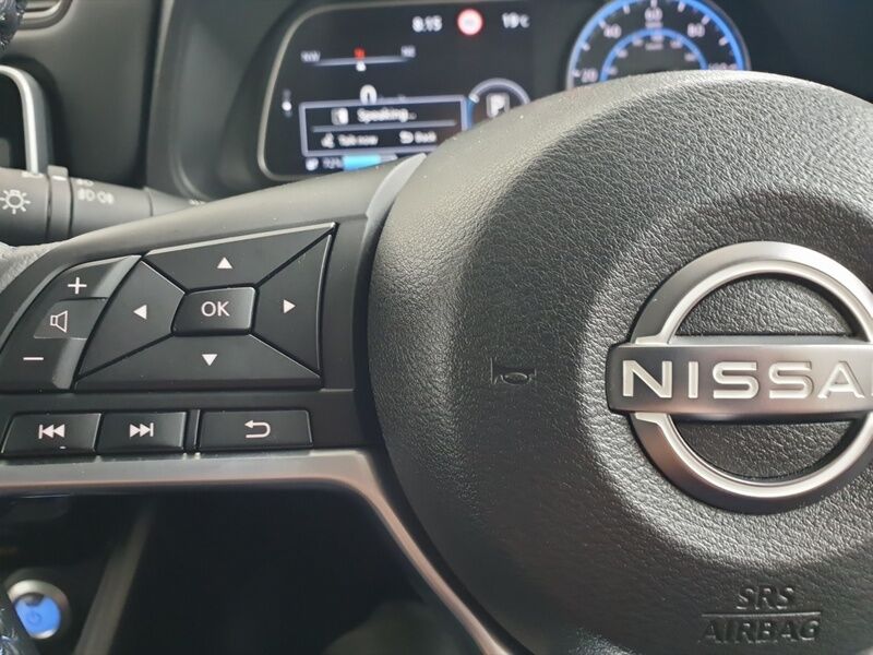 More views of Nissan Leaf