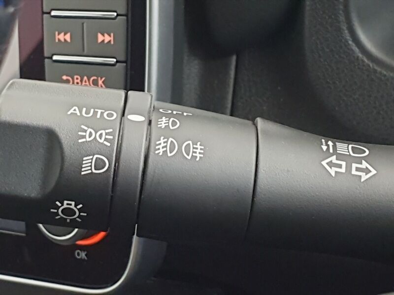 More views of Nissan Leaf