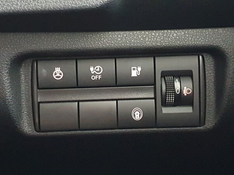 More views of Nissan Leaf